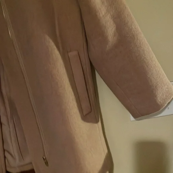 Brand new never worn car coat - Picture 3 of 3